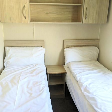 Large 4 Person Couples And Family Caravan In Newquay Bay Resort Eksteriør billede