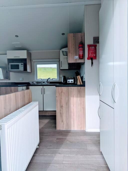 Large 4 Person Couples And Family Caravan In Newquay Bay Resort Eksteriør billede