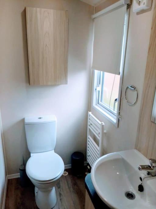 Large 4 Person Couples And Family Caravan In Newquay Bay Resort Eksteriør billede