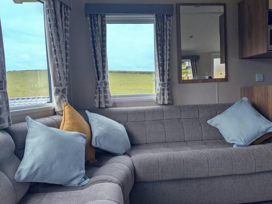 Large 4 Person Couples And Family Caravan In Newquay Bay Resort Eksteriør billede