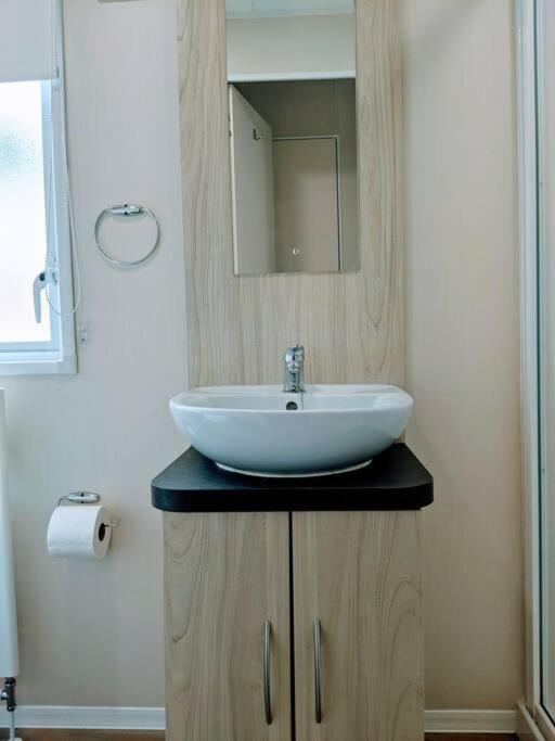 Large 4 Person Couples And Family Caravan In Newquay Bay Resort Eksteriør billede