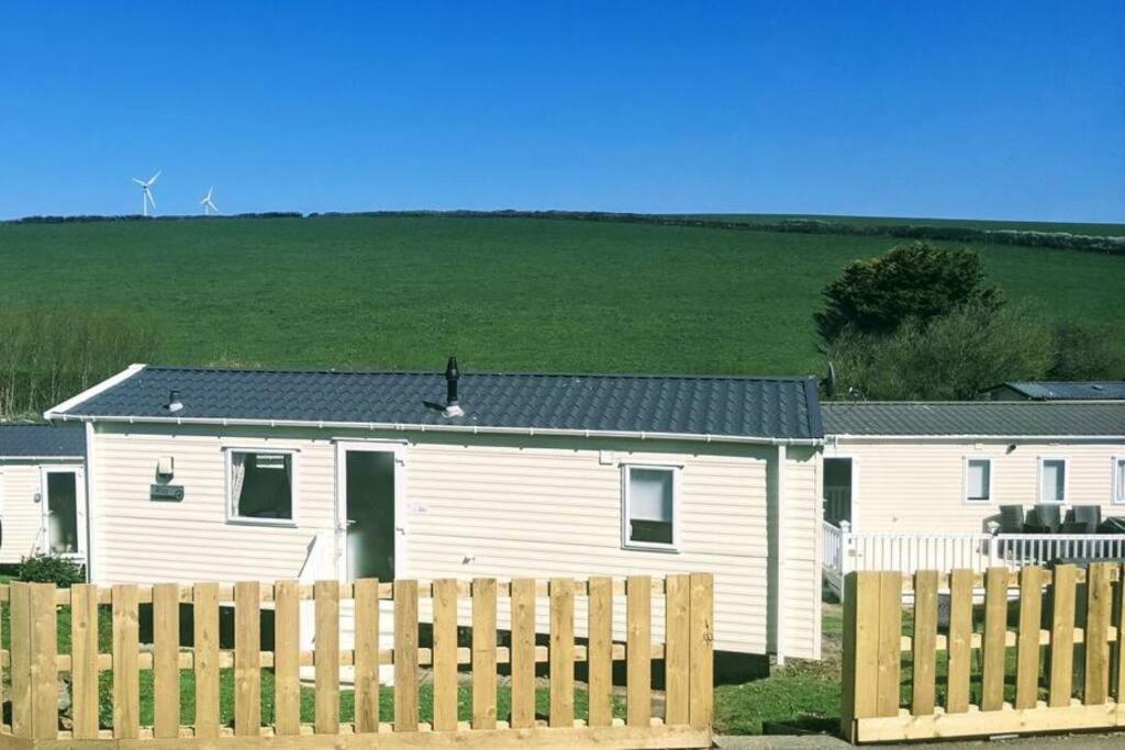 Large 4 Person Couples And Family Caravan In Newquay Bay Resort Eksteriør billede